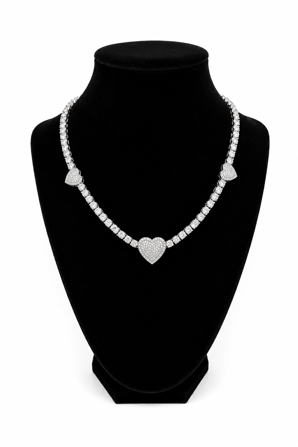 ROYAL HEART NECKLACE