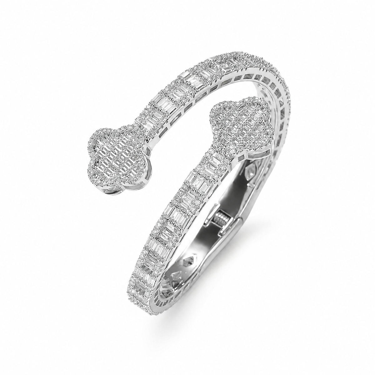LUXE CLOVER OPEN BANGLE